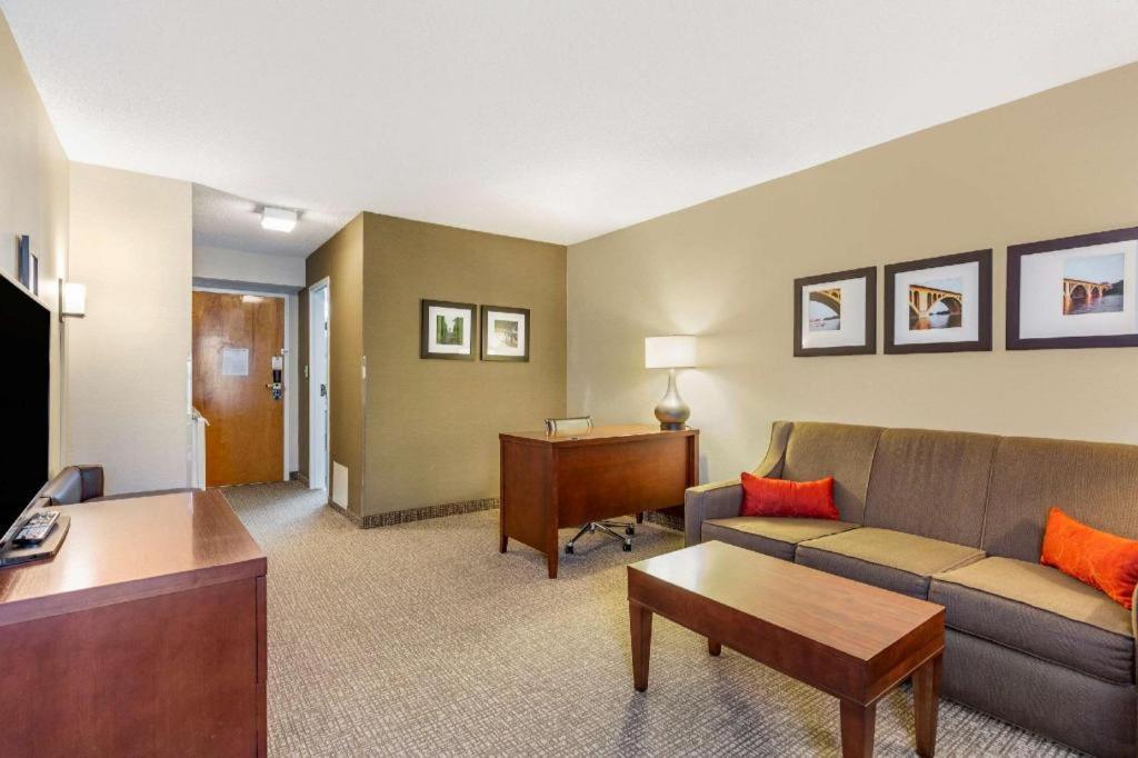 Comfort Inn Quantico Стафорд Екстериор снимка